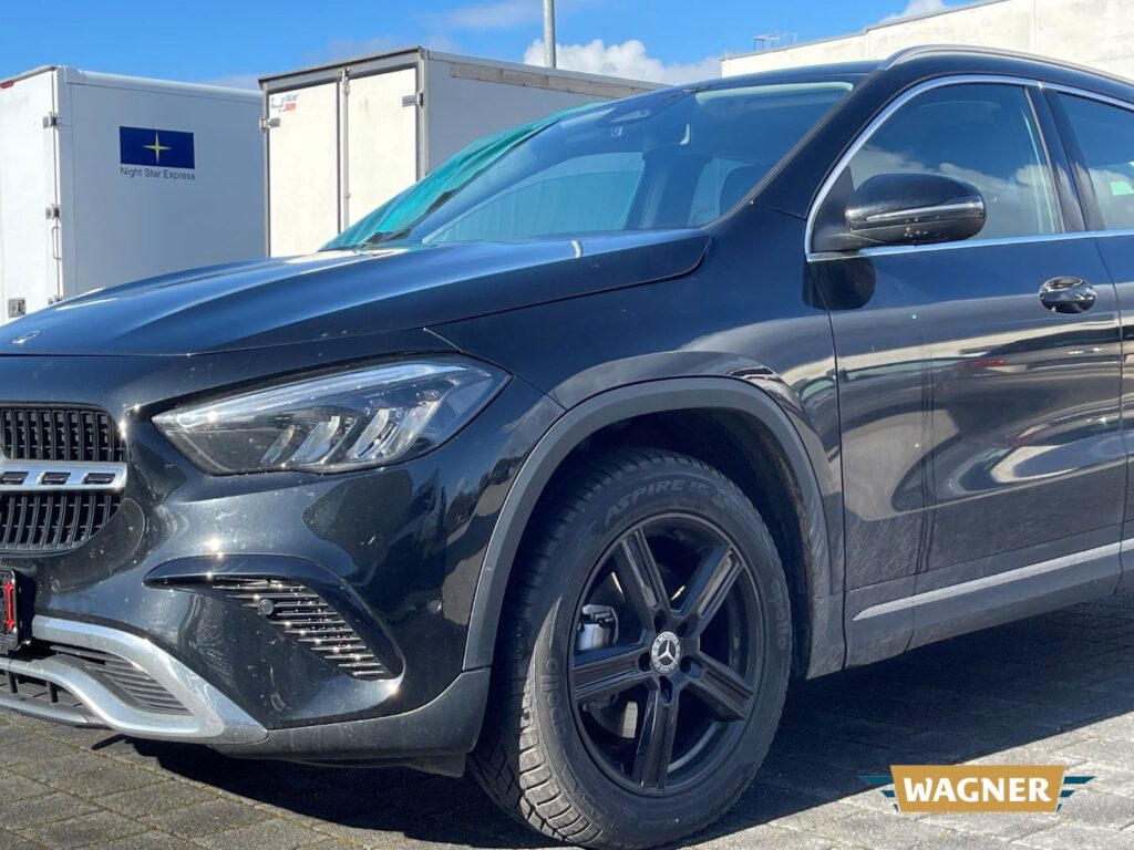 Mercedes-Benz GLA 180 LED Navi Sitzheizung Frontschaden