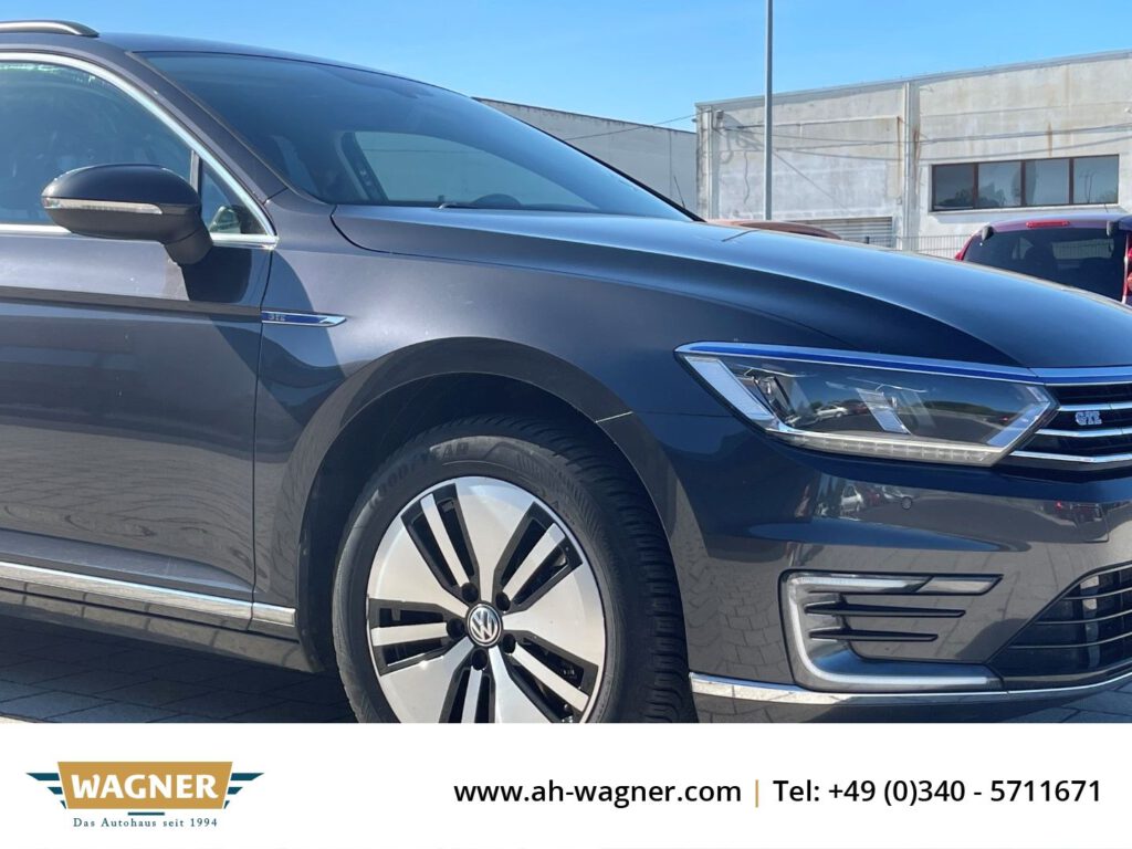 Volkswagen Passat Variant GTE LED SHZ Kamera Navi