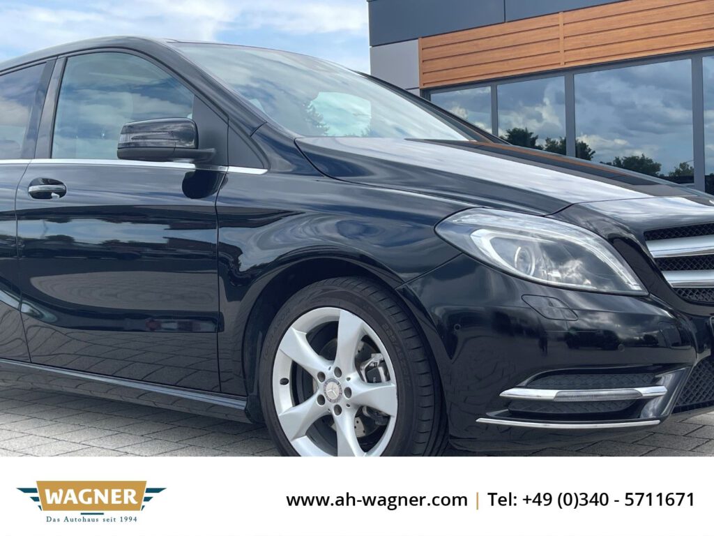 Mercedes-Benz B 180 Pano Kamera Navi PDC SHZ Klimaautomatik